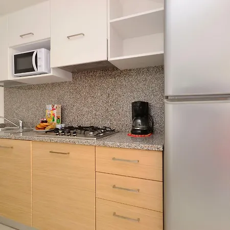 Charming Retreat Just Steps From The شقة لينانو سابيادورو