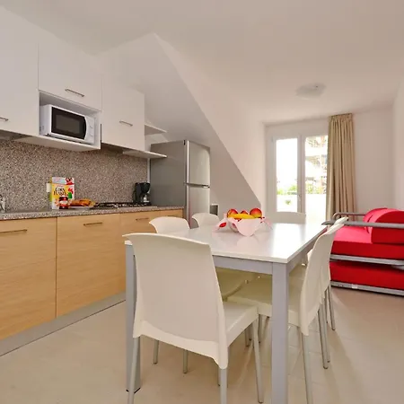 Charming Retreat Just Steps From The شقة لينانو سابيادورو