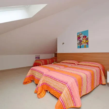 Charming Retreat Just Steps From The لينانو سابيادورو