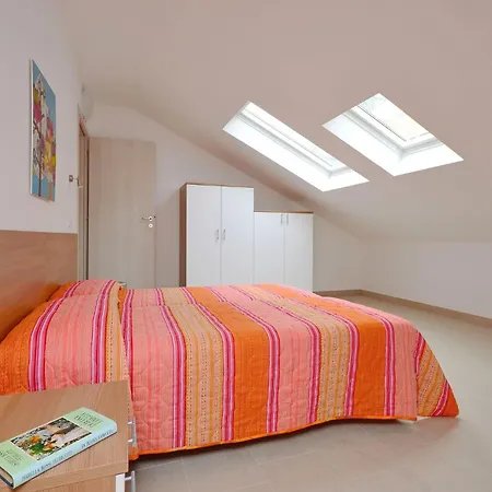 Charming Retreat Just Steps From The شقة لينانو سابيادورو